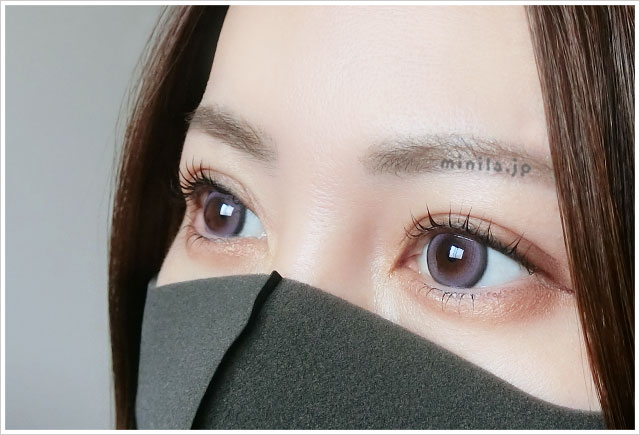 ちゅるんミストパープルレポ装着画像引きで撮影